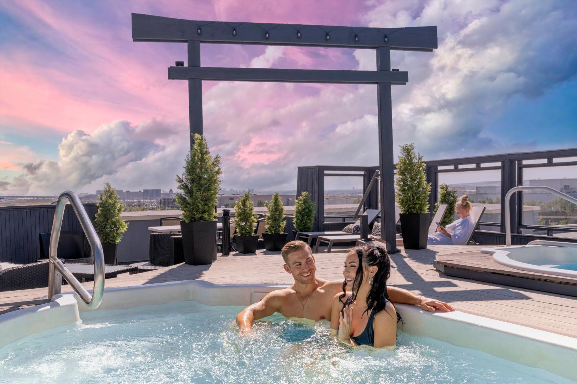 Acclaim Hotel By Clique YYC Exteriér fotografie